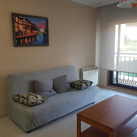 Piso Salon Paraiso * Bueu